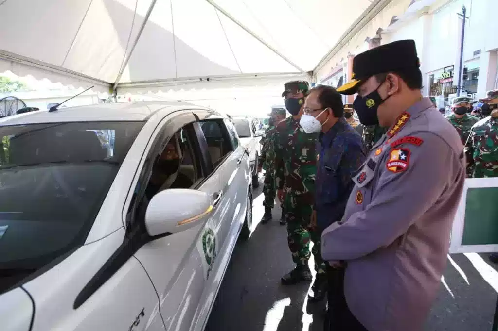 Panglima TNI dan Kapolri Tinjau Vaksinasi Massal di Bali I PojokPublik