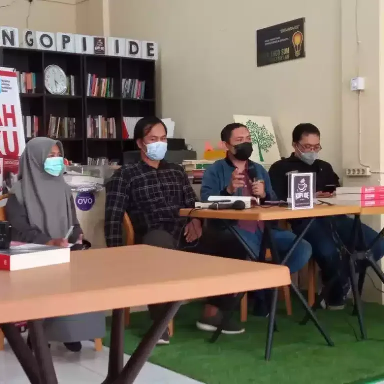 Buku Jokowi Bangun Mimpi Dibedah di Makasar