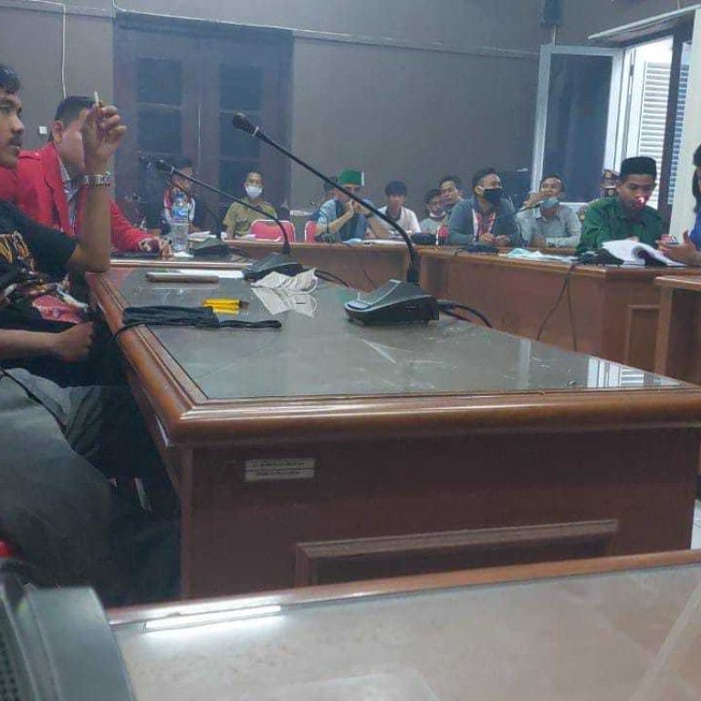 Mahasiswa Duduki Kantor DPRD Lebak Soal Draf Raperda RTRW 12 Mahasiswa Duduki Kantor DPRD Lebak Soal Draf Raperda RTRW