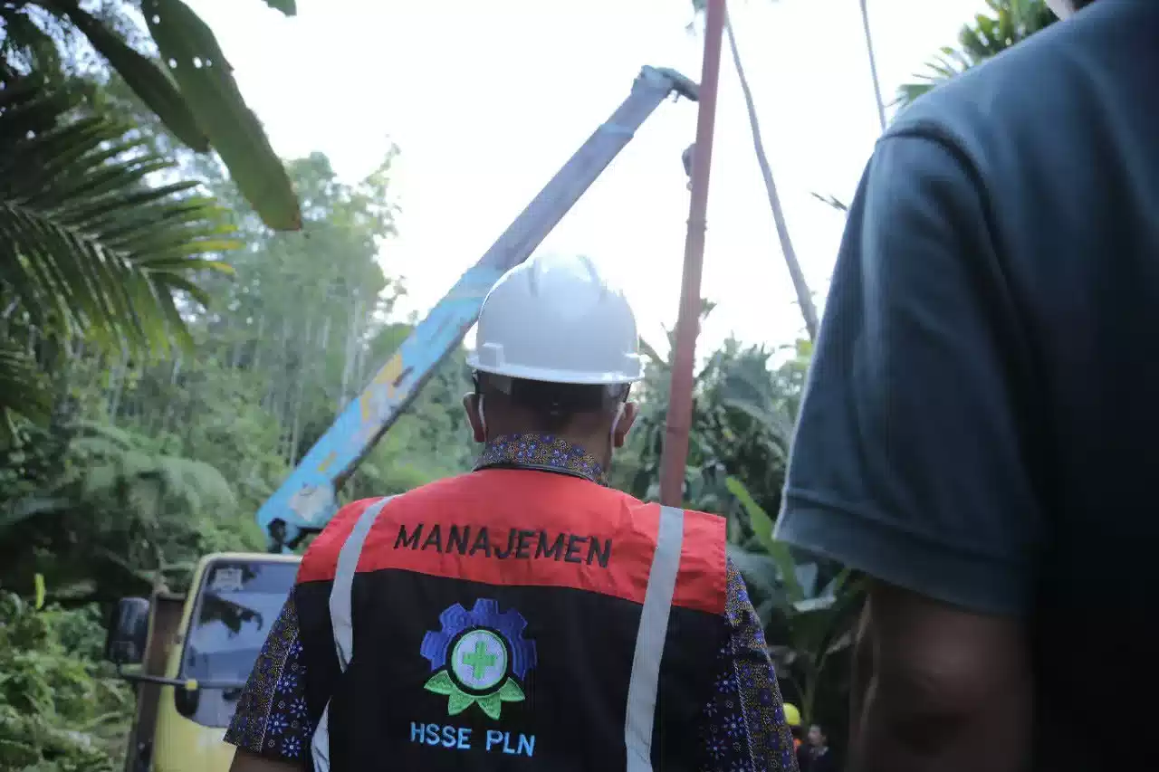 PLN ke 10 Desa Terpencil di Nias, Ini Penyebabnya I PojokPublik