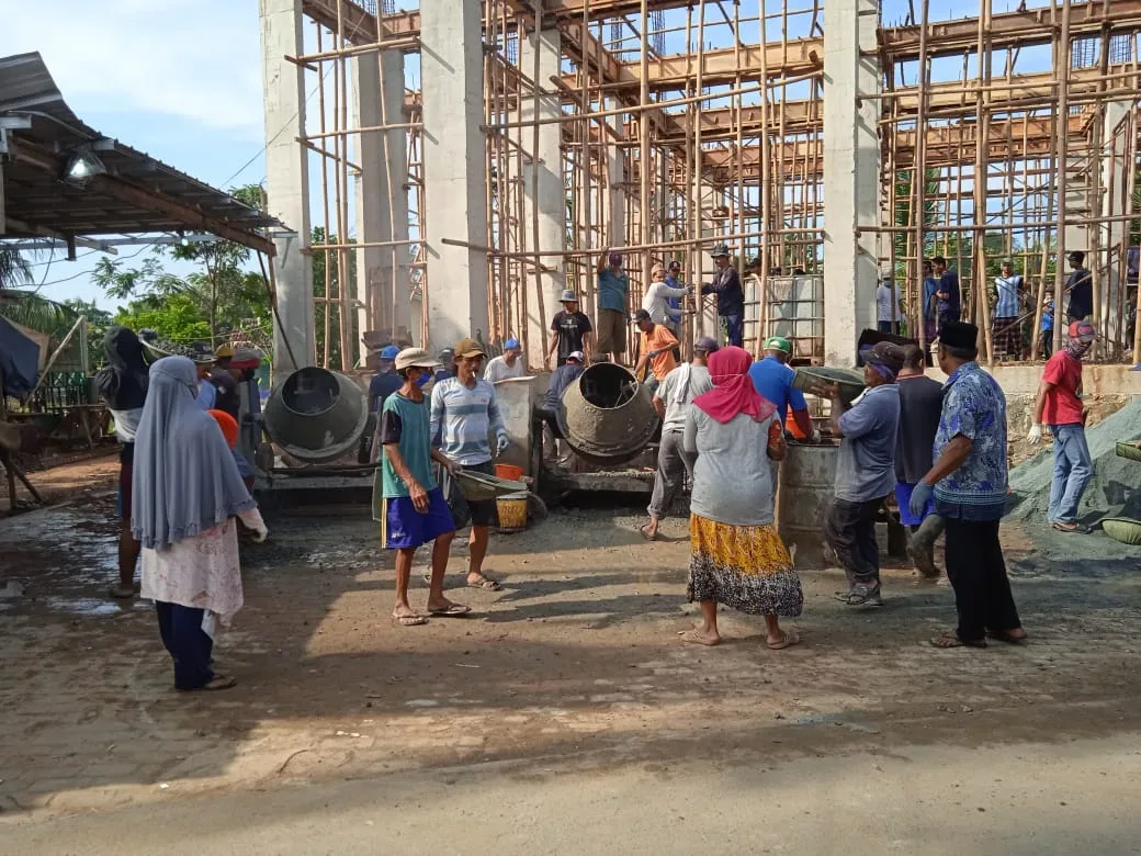 Kekompakan Warga Kampung Kepuh Dalam Pembangunan Masjid Jami Nurul Hidayah I PojokPublik