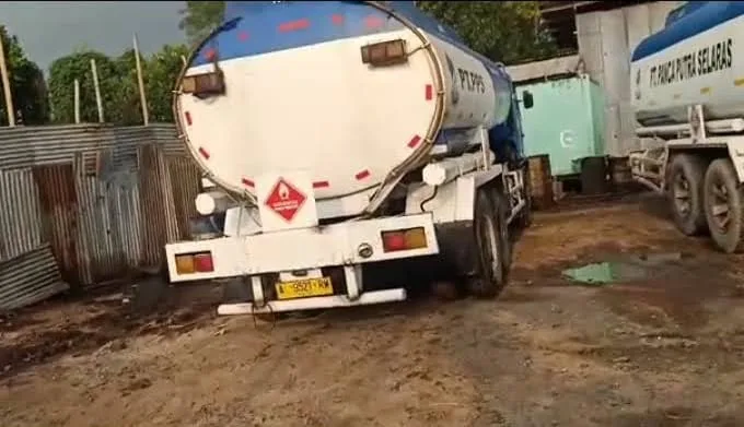 Idihhh, Penimbunan Solar Terjadi di Cilegon I PojokPublik