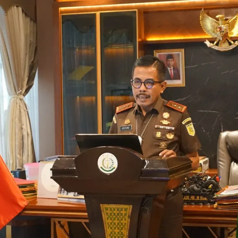 Jaksa Agung Sebut Tugas Pengawasan Tak Cari Kesalahan 14 Jaksa Agung Sebut Tugas Pengawasan Tak Cari Kesalahan