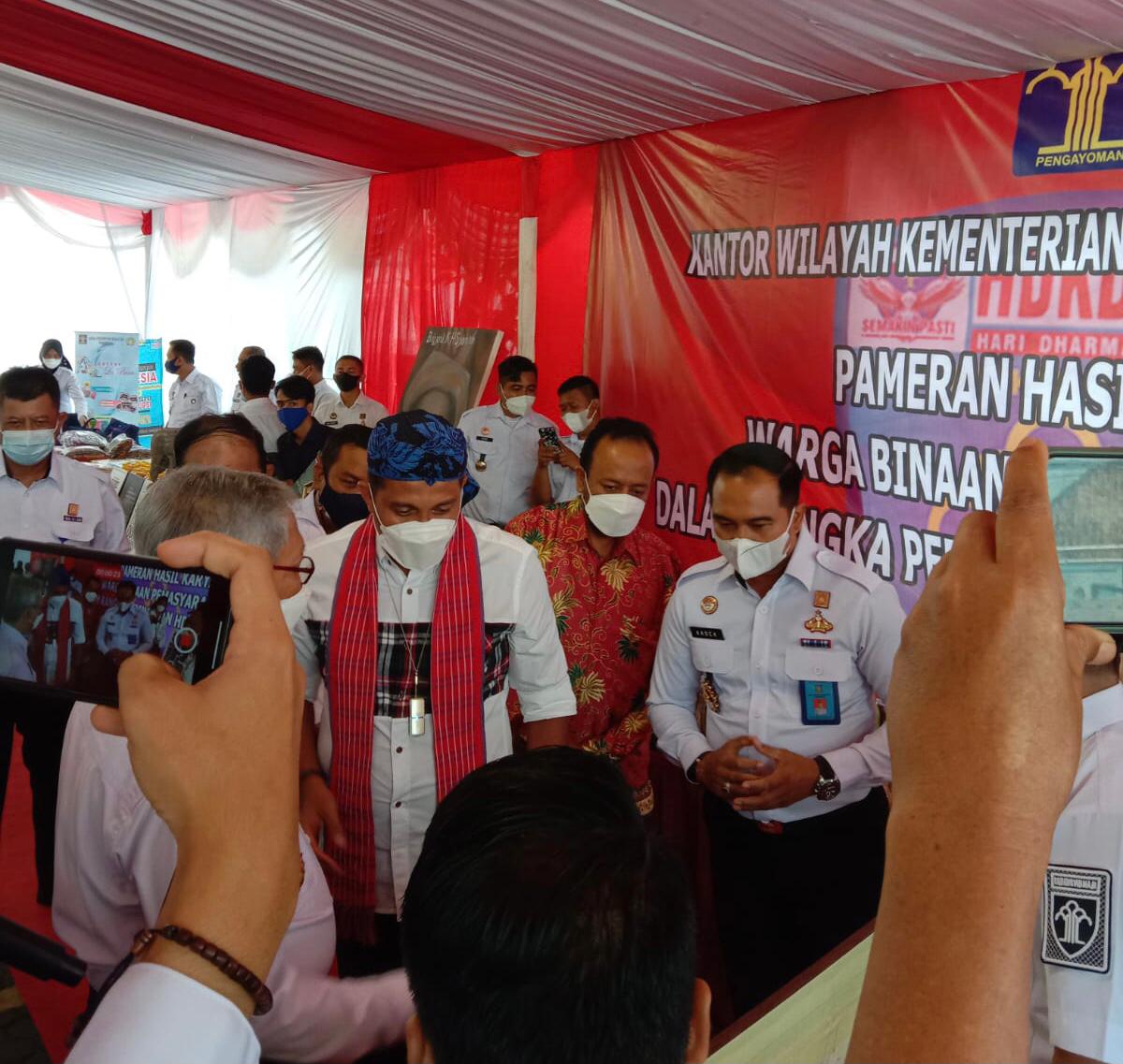 Kompak, Wamenkumham RI dan Ombudsman Banten Kunjungi Karya Warga Binaan Tangerang 2 Kompak, Wamenkumham RI dan Ombudsman Banten Kunjungi Karya Warga Binaan Tangerang I PojokPublik