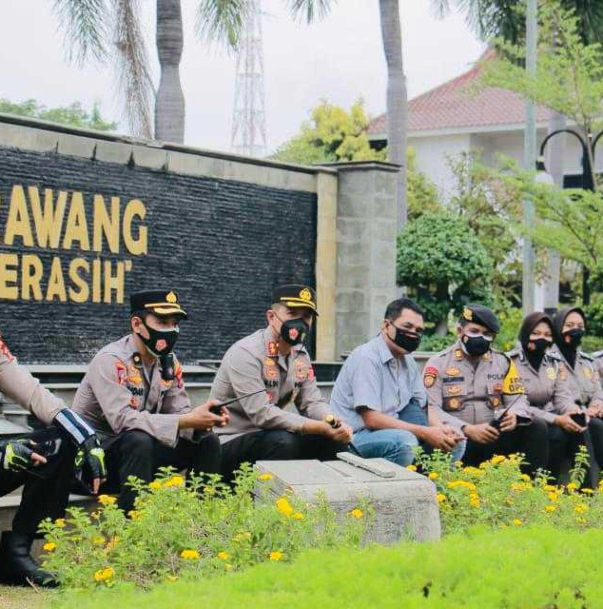 Buruh dan Mahasiswa Demo, Begini Aksi Kapolres Karawang