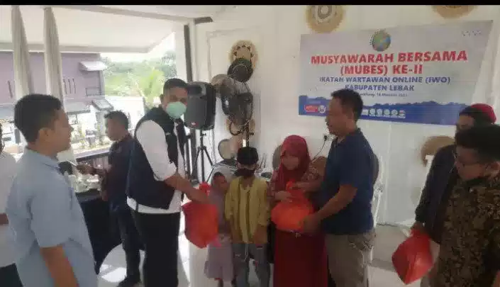 Amal Jayabaya Santuni Anak Yatim Saat Mubes IWO Lebak I PojokPublik