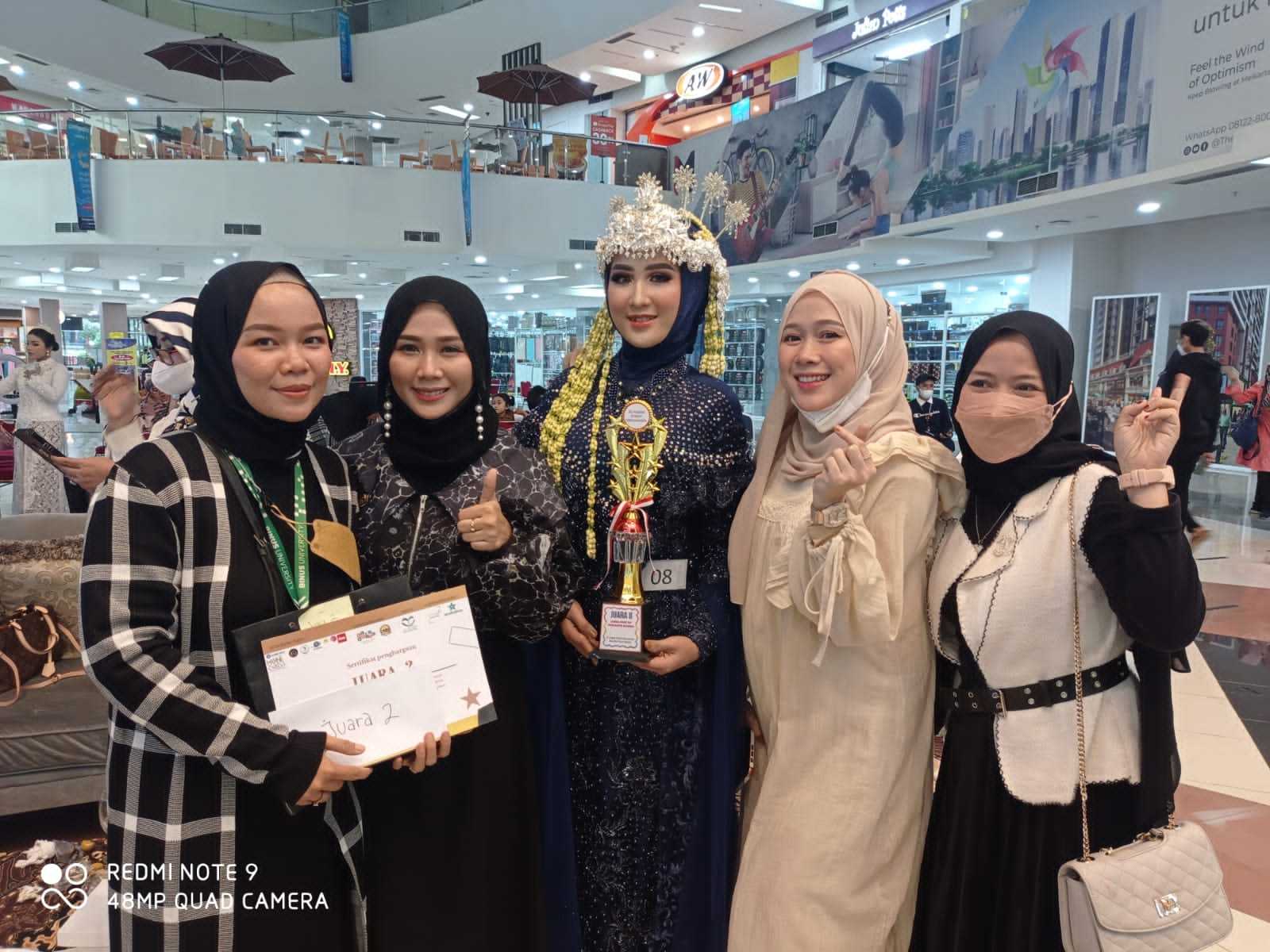 Amazing...!Ayu Rossana Raih Juara Dua Lomba Make Up di Bekasi I PojokPublik