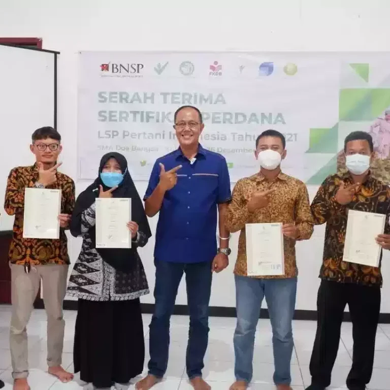 FKDB inisiasi serah terima sertifikat perdana LSP Pertani Indonesia 12 FKDB inisiasi serah terima sertifikat perdana LSP Pertani Indonesia