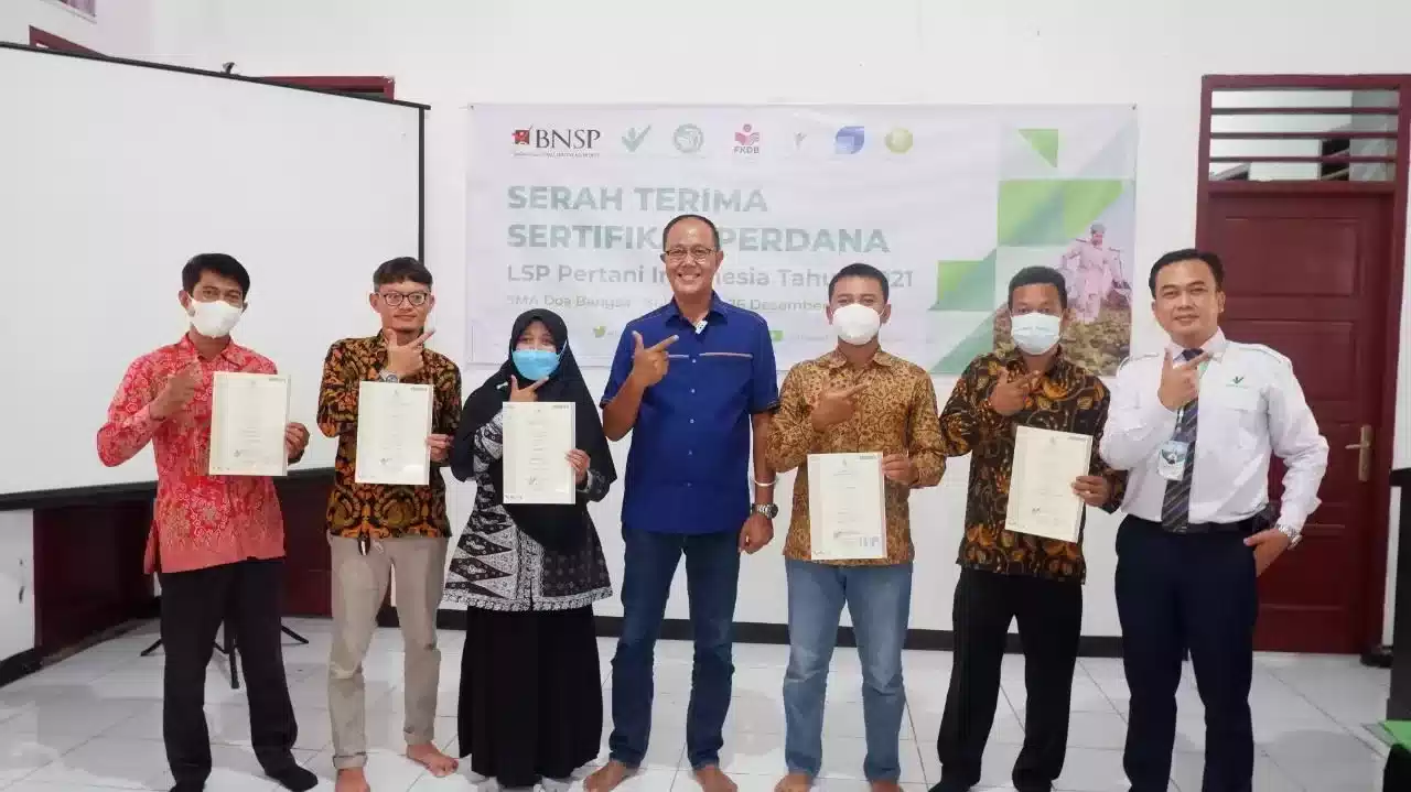 FKDB inisiasi serah terima sertifikat perdana LSP Pertani Indonesia I PojokPublik