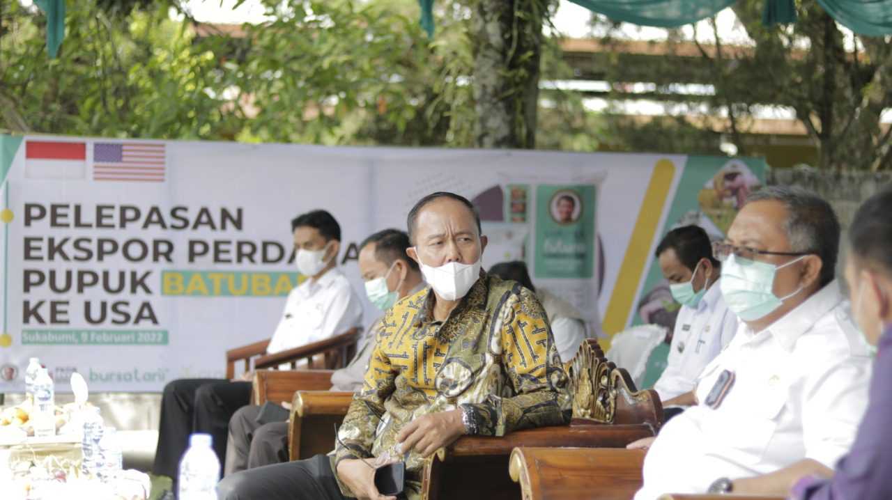 TOP..............!!!!! Catatan Sejarah, Perdana Ekspor 14 Ton Pupuk Batubara Ke USA I PojokPublik