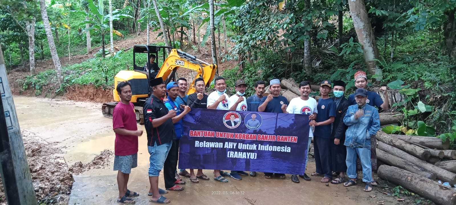 Relawan AHY Kirim Bantuan Excavator di Serang I PojokPublik