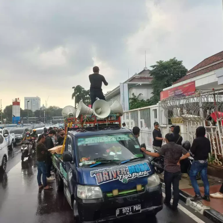 Aliansi Mahasiswa Nusantara Minta Kementerian ESDM Cabut Izin Pertambangab Ilegal di Kaltim 8 Aliansi Mahasiswa Nusantara Minta Kementerian ESDM Cabut Izin Pertambangab Ilegal di Kaltim