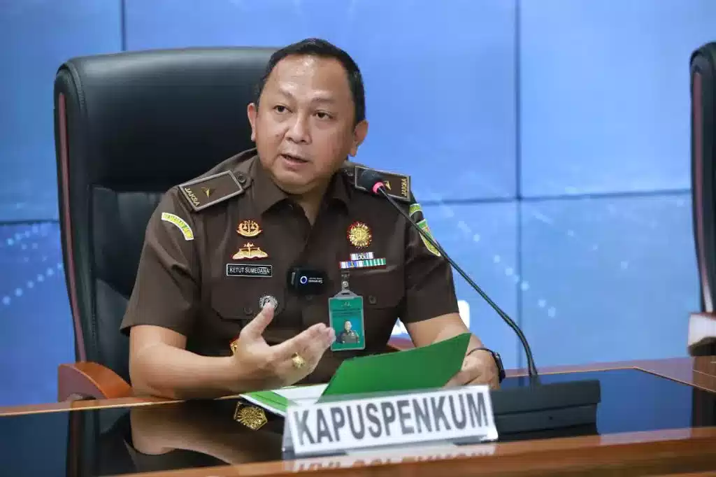 Bersembunyi 13 Tahun, Terpidana Korupsi PT Sinar Kakap Ditangkap Tim Kejati Kalbar I PojokPublik