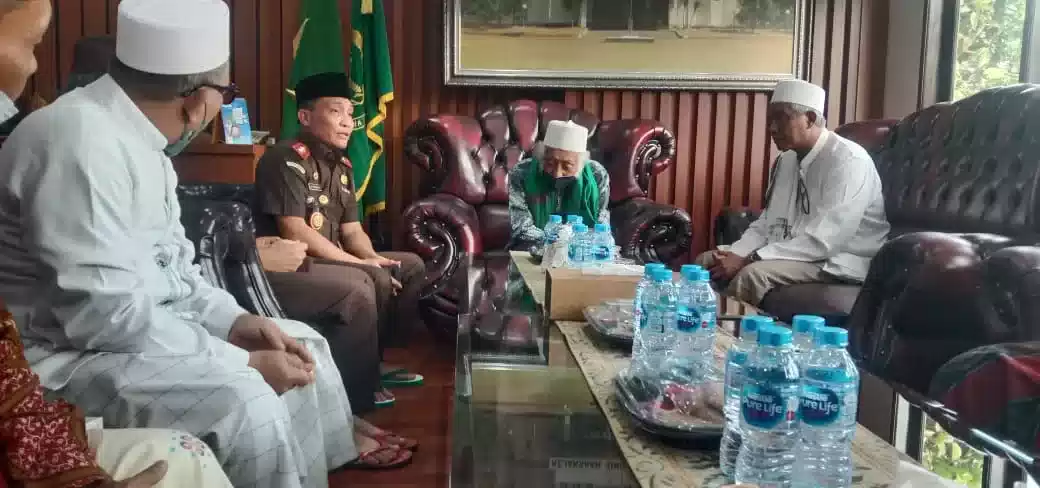 KAJATI BANTEN GANDENG ULAMA DEMI TEGAK NYA HUKUM DI BANTEN I PojokPublik