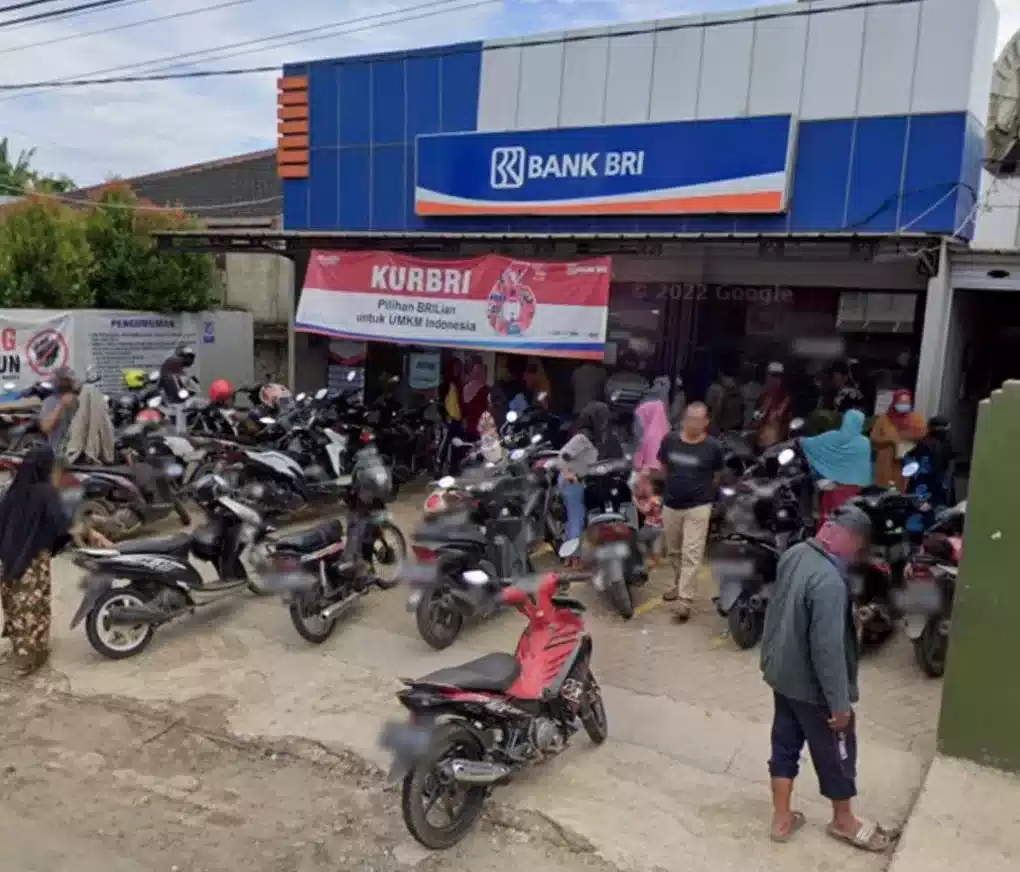Wow! Diduga Ada Pungli Saat Mengambil Nomor Antrian Cairkan Dana PIP Di Bank BRI Unit Sampay I PojokPublik