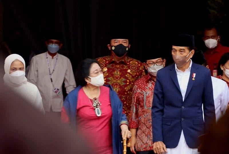 Megawati Soekarnoputri Ajak Joko Widodo Meresmikan Masjid At-Taufiq  I PojokPublik