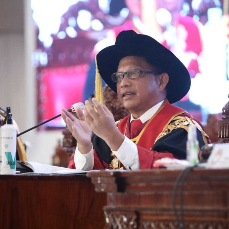 Jadi Penguji Sidang, Tito Karnavian Apresiasi Disertasi Hasto Kristiyanto