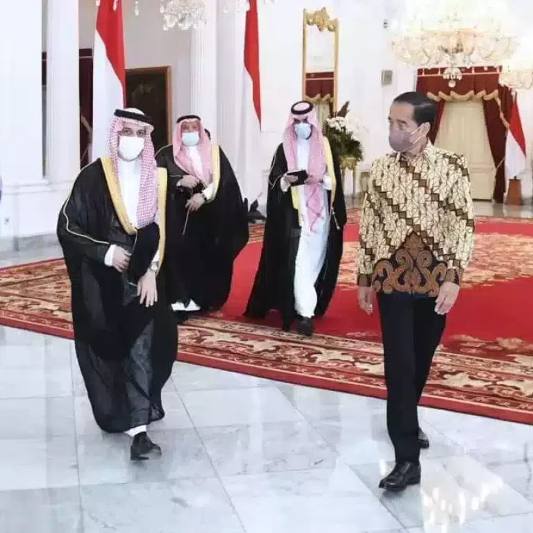 Presiden Jokowi Terima Kunjungan Menlu Arab Saudi, Bahas Soal Haji hingga Ekonomi