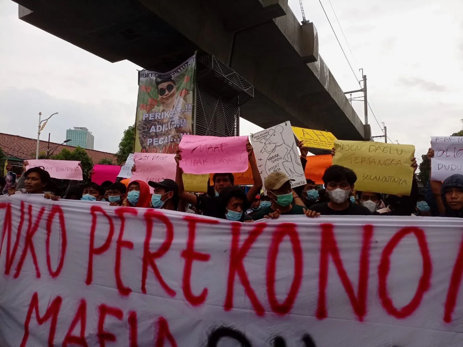 Pendemo Apresiasi Jokowi dan Kejagung, Optimis Menteri Ini Diperiksa I PojokPublik