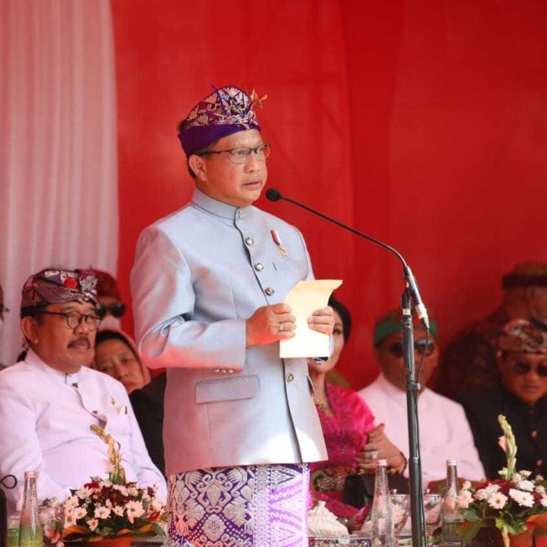 Kenakan Baju Adat Bali, Tito Karnavian Lepas Peed Aya sekaligus Buka Pesta Kesenian Bali Secara Resmi