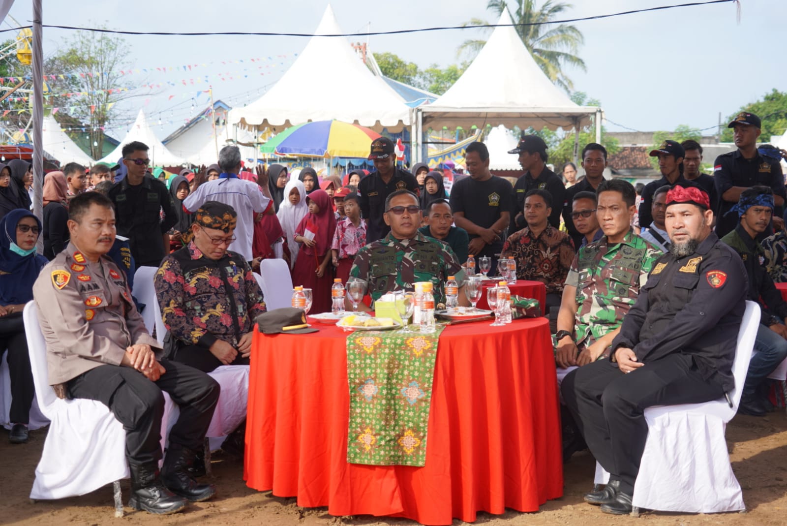Warga Kampung Muara Desa Binuangen Antusian Menyambut Tim Sail And Touring Sekeseler Siliwangi I PojokPublik