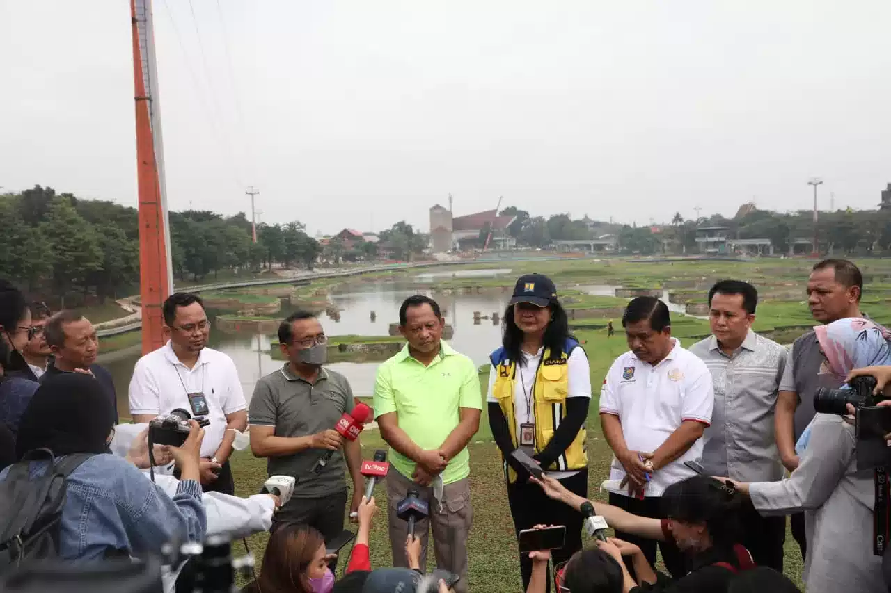 Tito Karnavian Minta Kepala Daerah Merenovasi Anjungan Daerahnya di TMII I PojokPublik