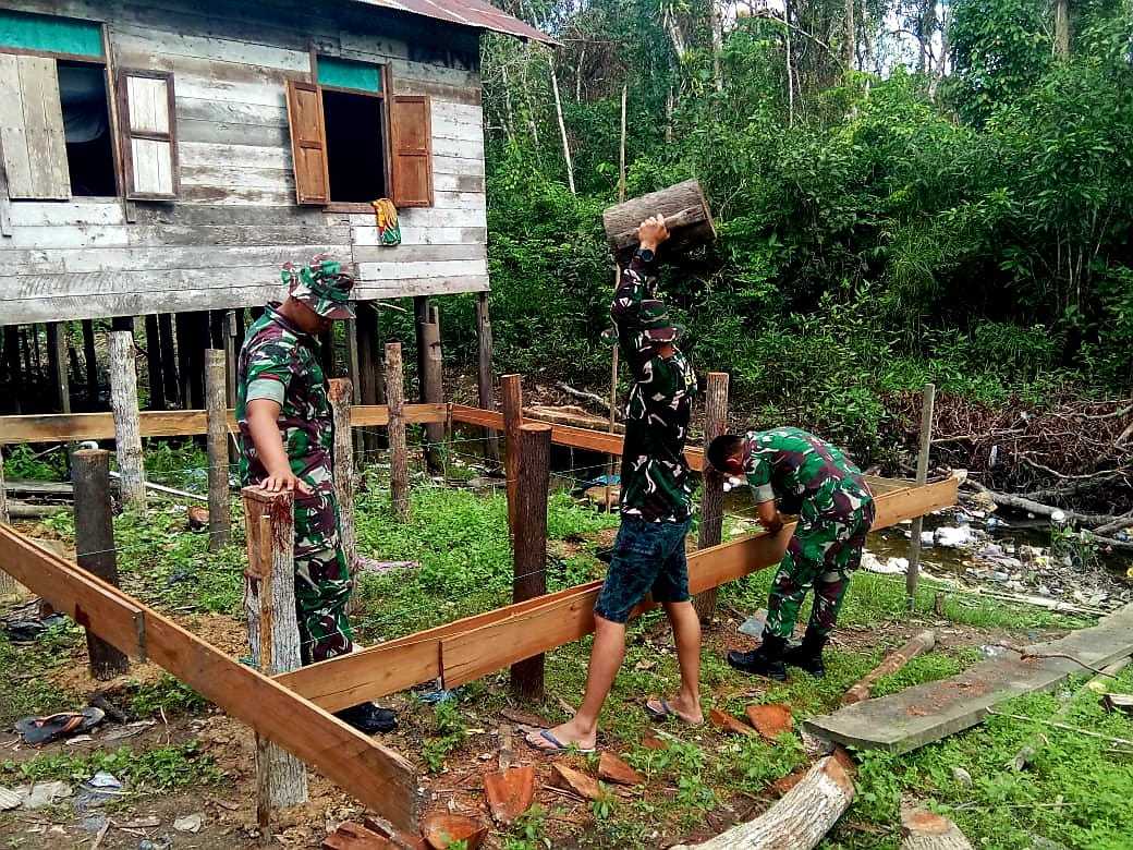 Satgas TMMD Kodim 1012/Buntok Mulai Pengerjaan Rumah Tidak Layak Huni I PojokPublik