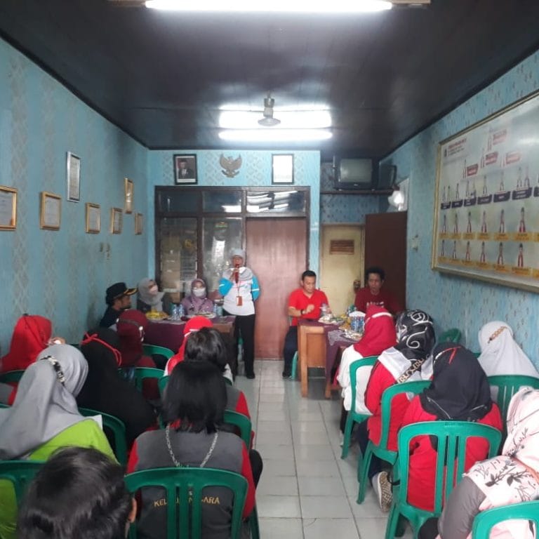 Bersama Jumantik Menjaga Kebersihan Lingkungan Mecegah Wabah DBD Di Kelurahan Jatinegara