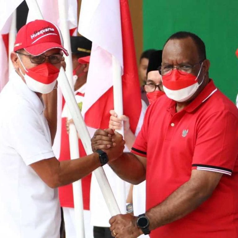 Pupuk Nasionalisme, John Wempi Wetipo Serahkan Bendera Merah Putih kepada Masyarakat Aceh 11 Pupuk Nasionalisme, John Wempi Wetipo Serahkan Bendera Merah Putih kepada Masyarakat Aceh