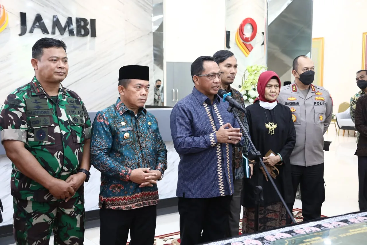 Kendalikan Inflasi di Jambi, Tito Karnavian Minta Satgas Ketahanan Pangan Terus Monitoring Harga Komoditas I PojokPublik