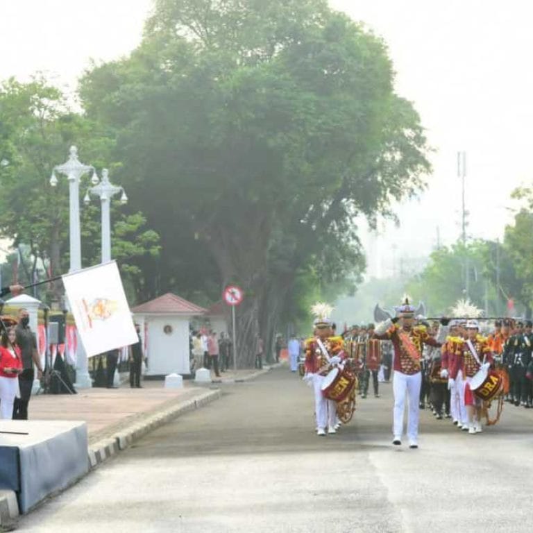 Presiden Jokowi Lepas Kirab Merah Putih