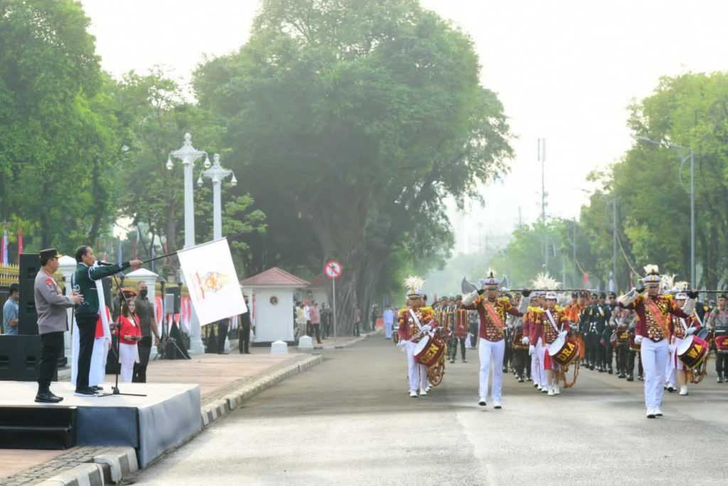 Presiden Jokowi Lepas Kirab Merah Putih 1 Presiden Jokowi Lepas Kirab Merah Putih I PojokPublik