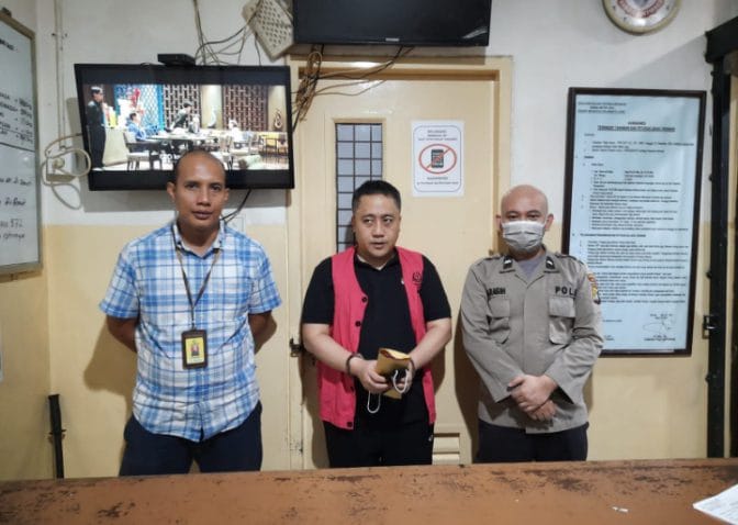 GAS TERUS...!Kejari Jakut Tahan Terpidana JER Pencucian Uang I PojokPublik