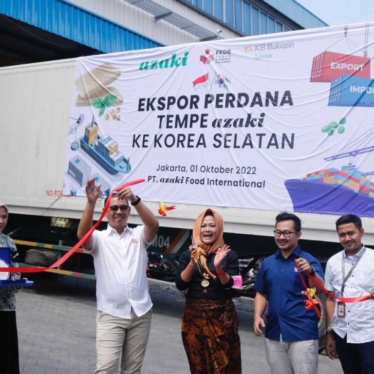 FKDB bersama Bank Bukopin Syariah Ekspor Tempe Azaki Ke Korea Selatan 9 FKDB bersama Bank Bukopin Syariah Ekspor Tempe Azaki Ke Korea Selatan