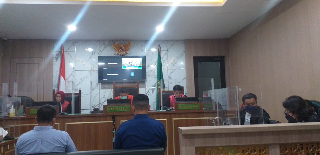 KAWAL TERUS...!Terdakwa Bingung Saat Sidang Perdana di PN Depok I PojokPublik