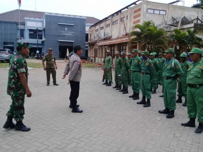 Satlinmas se-Kecamatan Sukadiri Ikuti Diklat, Camat Hapid Minta Cegah Kenakalan Remaja 3 Satlinmas se-Kecamatan Sukadiri Ikuti Diklat, Camat Hapid Minta Cegah Kenakalan Remaja I PojokPublik