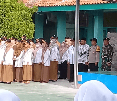 Sekolah di Sukadiri Gelar Deklarasi Pelajar, Camat Hapid Wanti -Wanti Stop Tawuran 3 Sekolah di Sukadiri Gelar Deklarasi Pelajar, Camat Hapid Wanti -Wanti Stop Tawuran I PojokPublik
