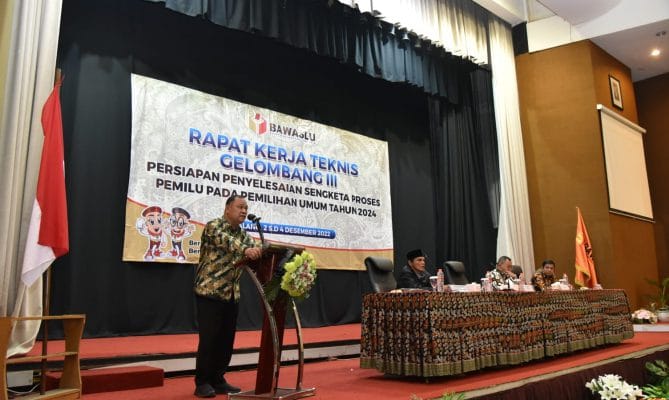 Jajaran Pengawas Pemilu Diminta Catat Kerja-Kerja Pencegahan Bawaslu dalam Buku Saku I PojokPublik