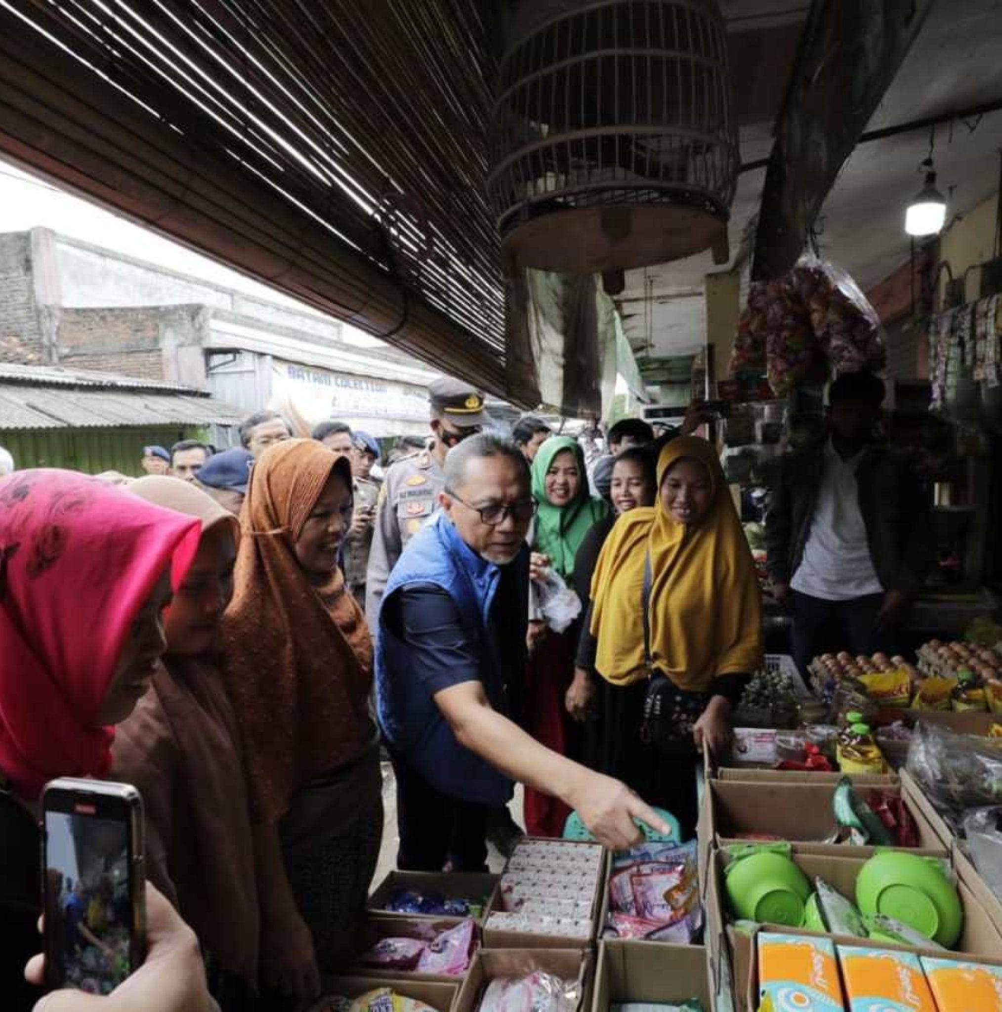 Tinjau Pasar Natar Lampung, Mendag Zulkifli Hasan: Stok dan Harga Bapok Terpantau Stabil