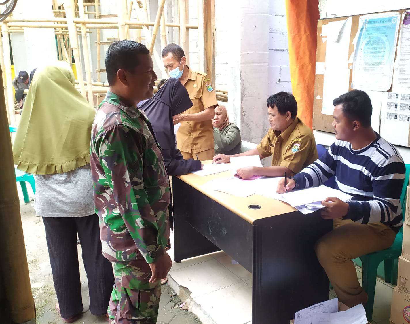 Bulan Ramadhan, Babinsa Komsos Dengan Aparat Kecamatan I PojokPublik