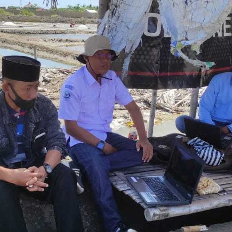 Inilah Sosok Ketua Komunitas Ikan Hias Lombok Timur