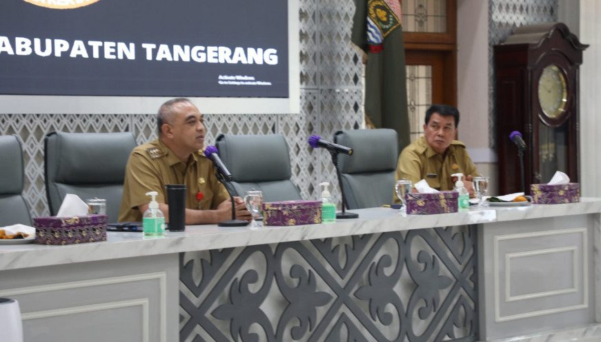 Kumpulkan Para Camat, Bupati Zaki Rancang Strategi dan Instruksikan Penanganan Stunting, Bedah Rumah, Hingga Perekaman dan Pencetakan KTP I PojokPublik