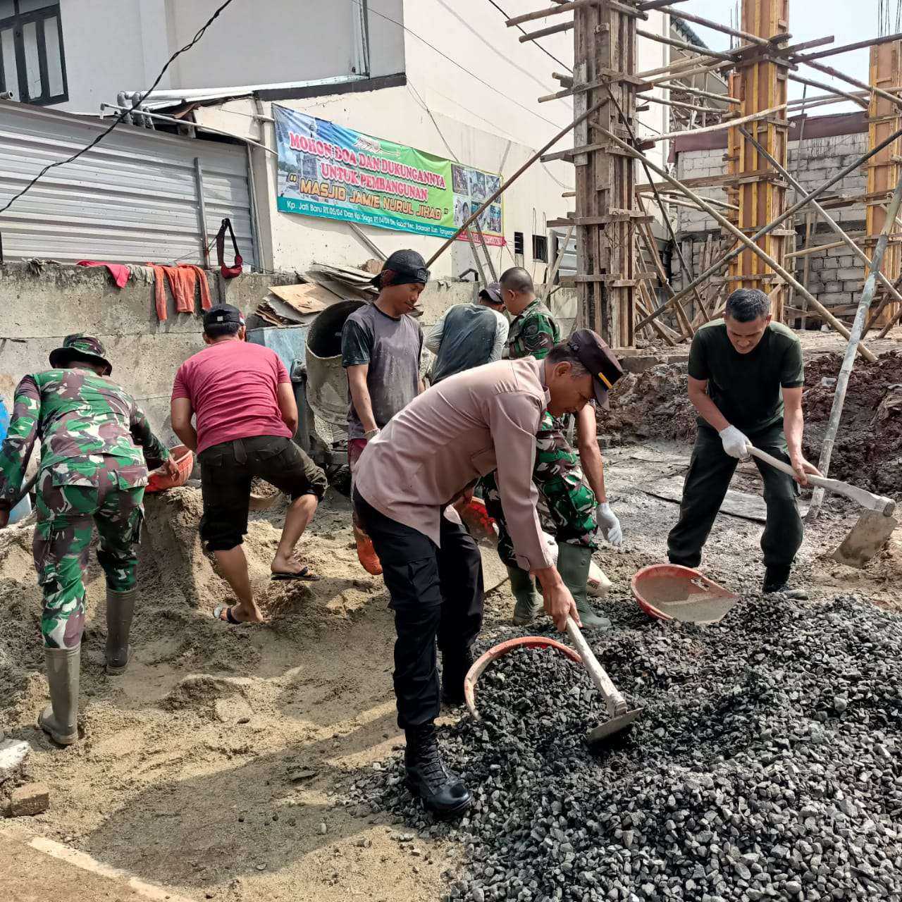 Polsek Balaraja Bersama Warga Masyarakat Bangun Masjid Jami Nurul Jihat I PojokPublik