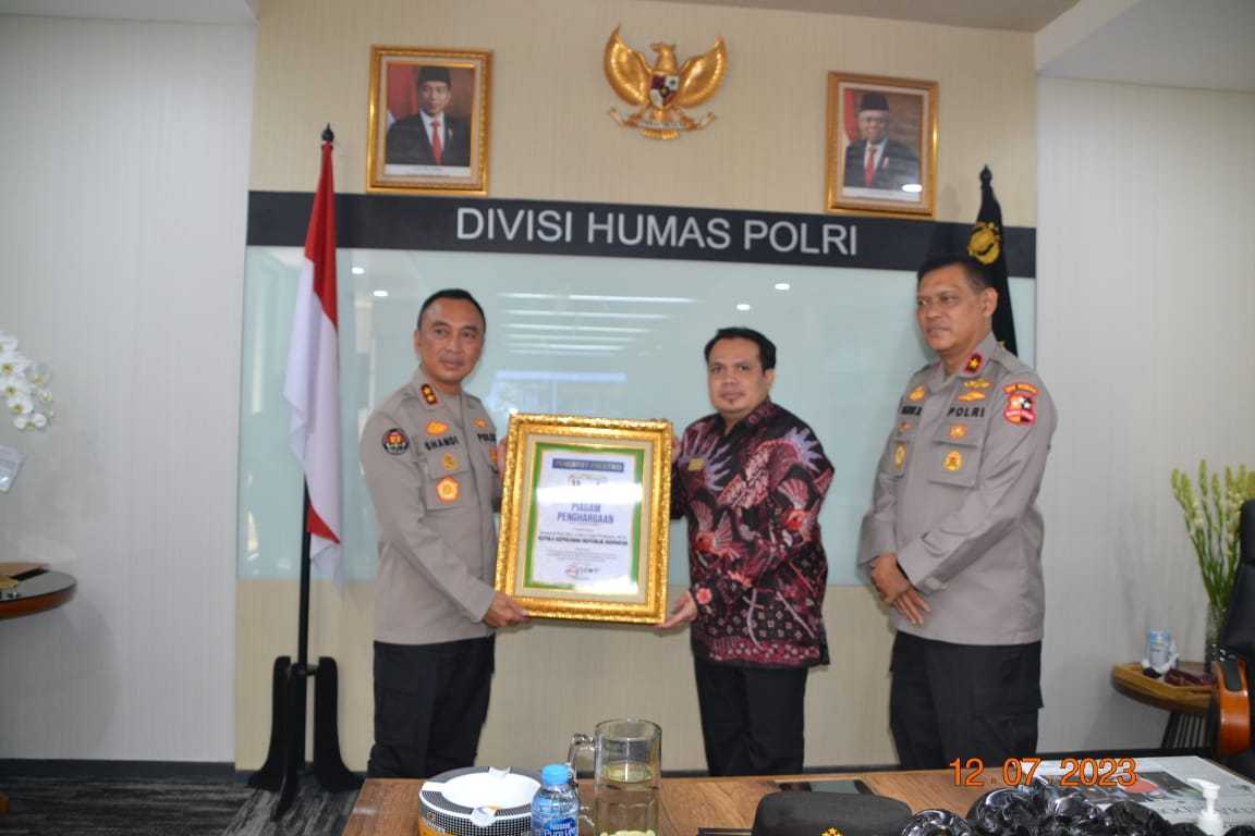 Polisi Selebriti Apresiasi Kapolri atas Sukses Arus Mudik dan Balik 2023 I PojokPublik