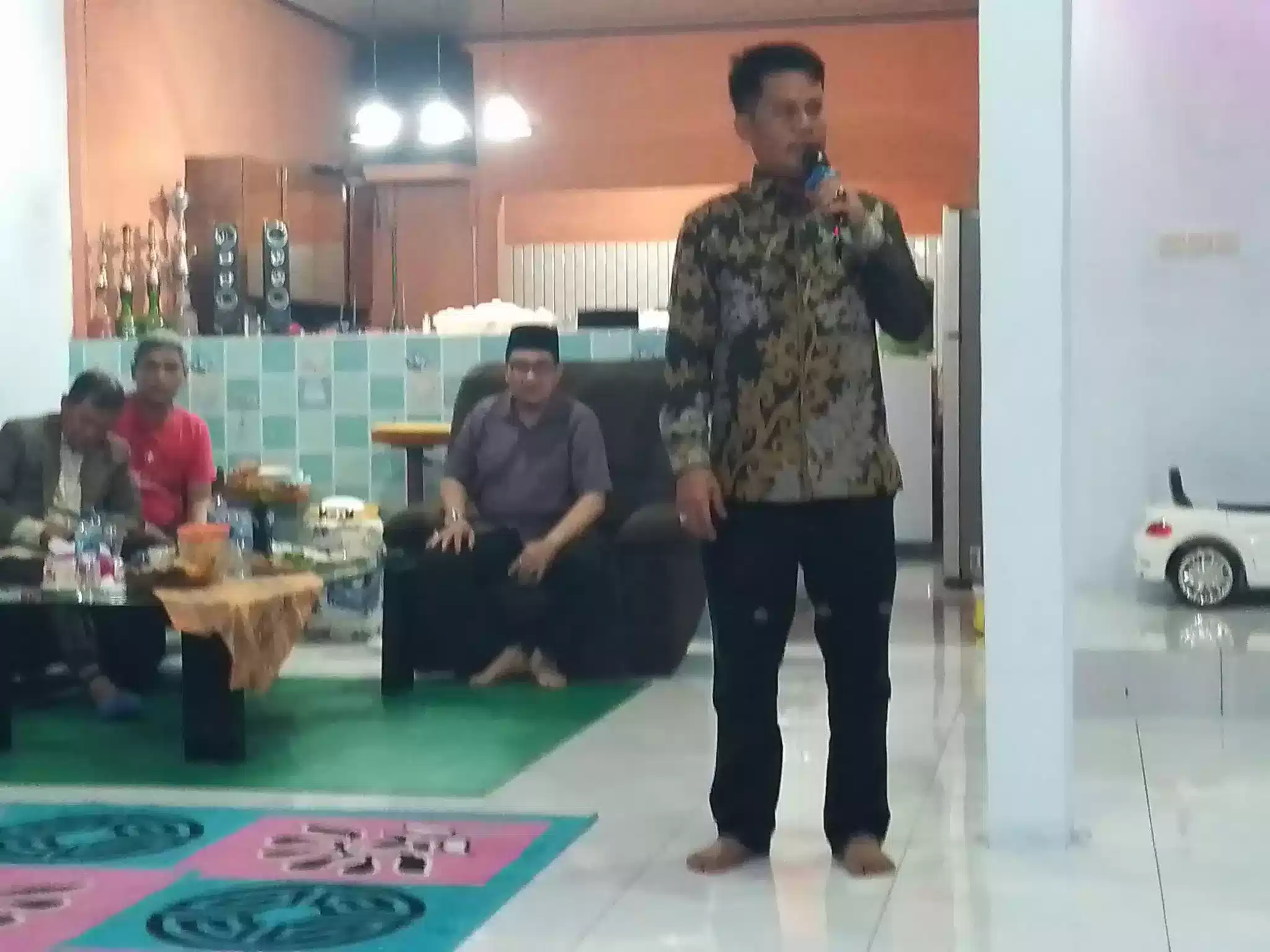 H.Rebo Muhidin SH Calon Legislatif dari Partai Golkar Nomor Urut 10 Siap Mengawal Aspirasi Untuk Kepentingan Masyarakat 1 H.Rebo Muhidin SH Calon Legislatif dari Partai Golkar Nomor Urut 10 Siap Mengawal Aspirasi Untuk Kepentingan Masyarakat I PojokPublik