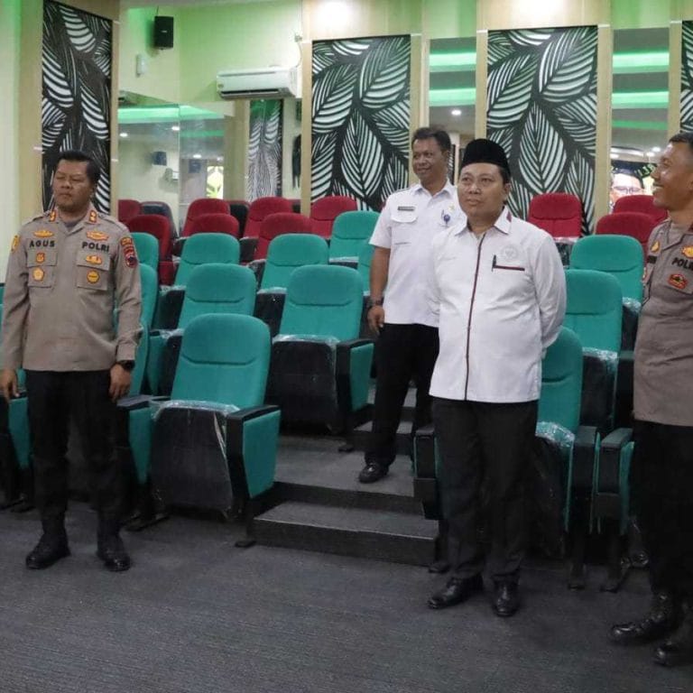 Komisi Kepolisian Nasional Datangi Polres Blora Cek Selengkapnya 8 Komisi Kepolisian Nasional Datangi Polres Blora Cek Selengkapnya