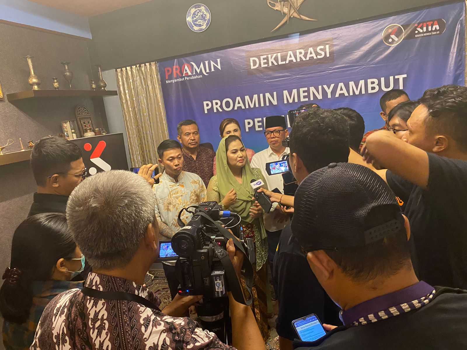 Camelia Panduwinata Lubis Pimpin Gerakan ProAmin: Dukungan Mantan Menag Fachrul Razi Menggema 1 Camelia Panduwinata Lubis Pimpin Gerakan ProAmin: Dukungan Mantan Menag Fachrul Razi Menggema I PojokPublik