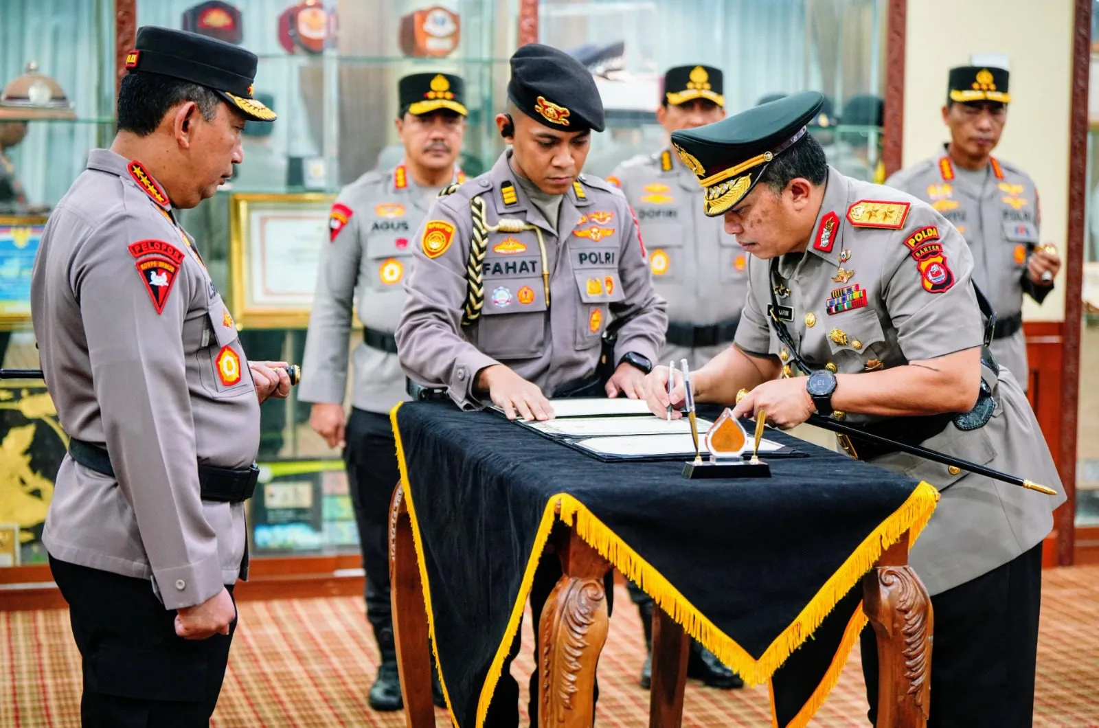 Kapolri Pimpin Sertijab Kapolda Banten di Mabes Polri I PojokPublik