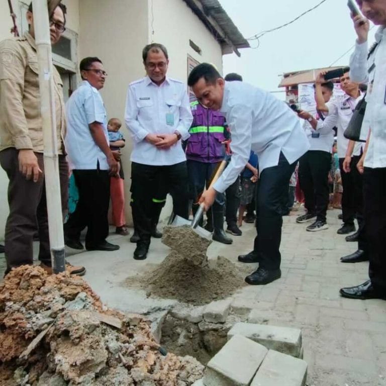 Pj Bupati Apresiasi Perumdam TKR Atas Percepatan Capaian Sanitasi di Pantura, Warga: Terima Kasih Pak Bupati 18 Pj Bupati Apresiasi Perumdam TKR Atas Percepatan Capaian Sanitasi di Pantura, Warga: Terima Kasih Pak Bupati