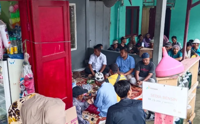 Meski Kondisi Hujan, Kader Prabowo Nyaman Dengar Keluhan Warga Lebak Soal Pembangunan Desa